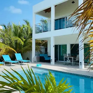 https://modern-villas-at-grace-bay-turks-and-caicos-islands.comcaribbean.com